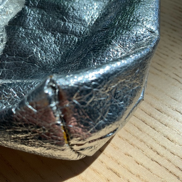 Very vintage evening clutch. Silver with rhinestone fastener - Picture 7 of 7